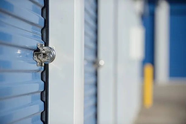Comment fonctionne un garde meuble ? Avantages et inconvénients de ce type de stockage